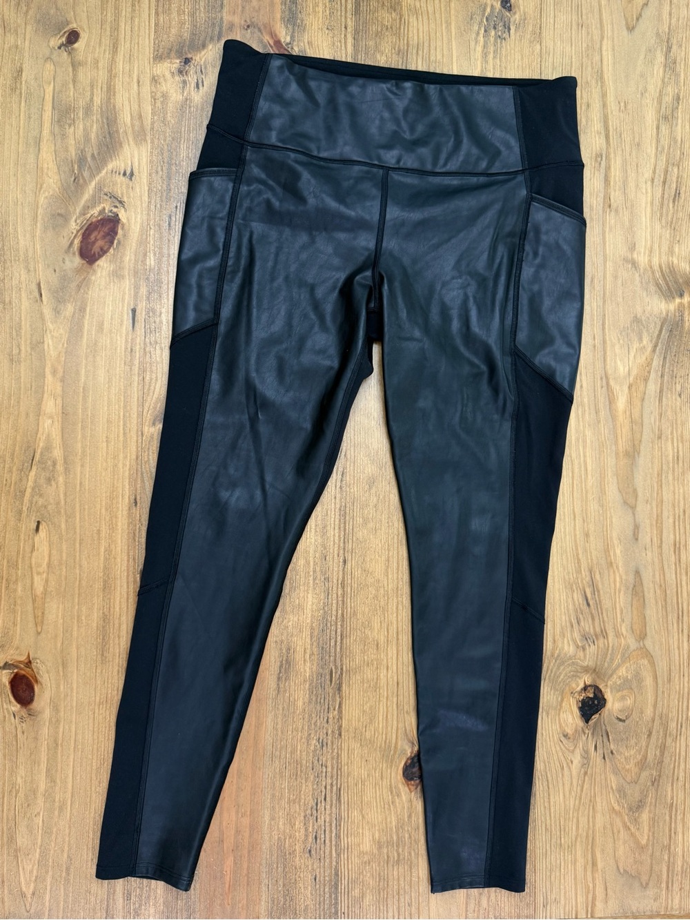 Athleta Gleam Chaturanga to Town leggings